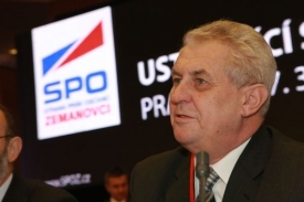Miloš Zeman svými výroky pobouřil brněnské muslimy. Miloš Zeman svými výroky pobouřil brněnské muslimy.