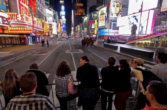 Vyklizená část Times Square.