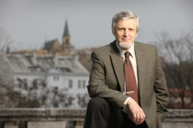 Ministr práce a sociálních věcí Petr Šimerka.