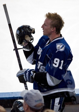 Nelepší střelec NHL Steven Stamkos oblékne dres s javorovým listem.