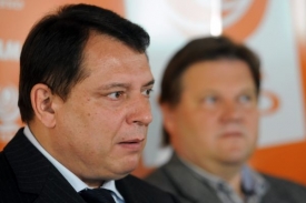 Jiří Paroubek zaplacené komparzisty popírá.