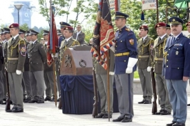 Na Vítkov se sjelo až 250 veteránů z 2. světové války. Na Vítkov se sjelo až 250 veteránů z 2. světové války.