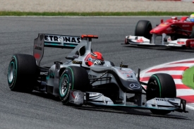 Michael Schumacher na španělské trati Catalunya.