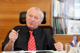 Janota navrhne vějíř opatření, z nichž bude možné vycházet.