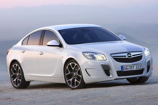 Insignia OPC se chlubí elegantní karoserií.