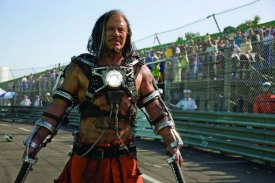 Mickey Rourke v Iron Manovi 2.