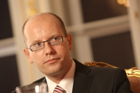 Bohuslav Sobotka se zotavil po pěstním útoku a vrací se na mítinky.