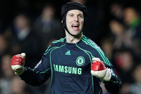 Petr Čech získal s londýnskou Chelsea třetí mistrovský titul.