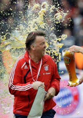 Louis van Gaal oslavoval mistrovský titul.