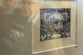 Legendární Muchovy Hradčany z roku 1918.