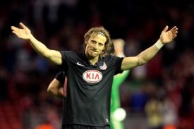 Střelec Atlétika Diego Forlán.