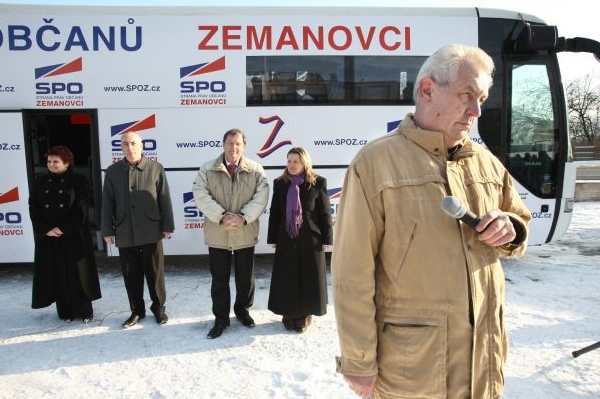 &quot;Není čas na chyby!&quot; upozornil rozšafně národ &quot;důchodce z Vysočiny&quot;.