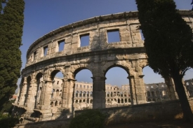 Na turisty čeká v Koloseu nebezpečí. Nehrozí od zvířat ani gladiátorů. Na turisty čeká v Koloseu nebezpečí. Nehrozí od zvířat ani gladiátorů.