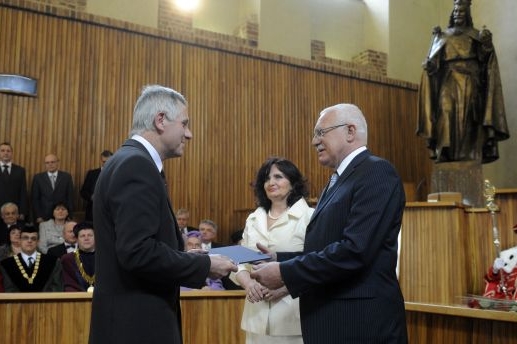 Václav Klaus podepsal zákon, který zavede registr profesorů.