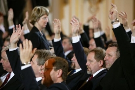 Poslední řádná schůze Poslanecké sněmovny se bude konat 18. května.