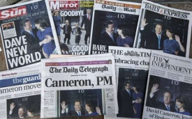 Novinov&eacute; titulky britsk&yacute;ch listů po sestaven&iacute; nov&eacute; vl&aacute;dy.