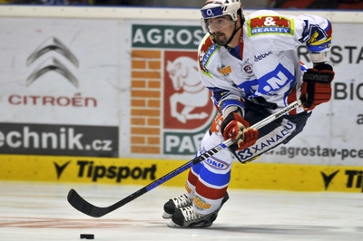 Adam Pineault bude pardubický dres oblékat i v následující sezoně. Adam Pineault bude pardubický dres oblékat i v následující sezoně.