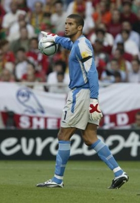 Brankář Portsmouthu David James.
