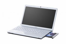 Sony Vaio VPC-EB1S1E se výborně hodí i na hraní her.