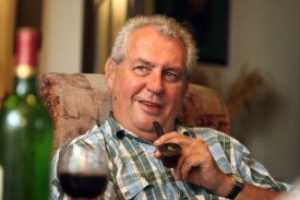 Miloš zeman ve svém bytě v usedlosti v Novém Veselí na Vysočině.