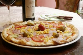 Pizza může skrývat i tajemství (ilustrační foto).