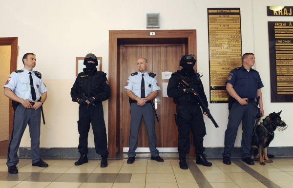 Soud se žháři probíhá za přísných bezpečnostních opatření.