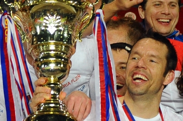 Pavel Horváth s pohárem.