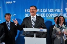 Nečas odpovídal na dotazy svých politických oponentů.
