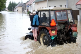 Povodně nezpůsobilo ani oteplování ani sopka, domnívá se klimatolog.