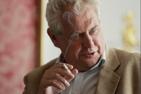 Podle žen má Miloš Zeman skvělý humor.