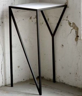 Stolek New York od firmy Futura Design.
