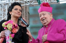 Lucie Bílá umí potěšit věřící i diváky televizních show.