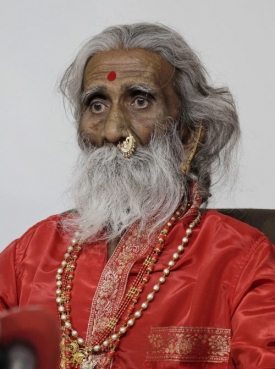 Prahladbhai Jani. Slovo hlad skrývá i jeho jméno.