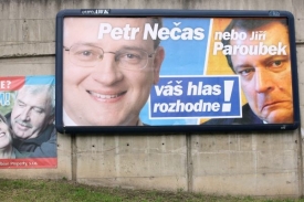 Průběh diskuze kopíroval negativní kampaň stran.