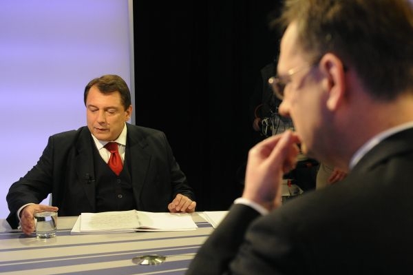 Příliš odborně se podle politologa vyjadřovali lídři ČSSD a ODS. Příliš odborně se podle politologa vyjadřovali lídři ČSSD a ODS.