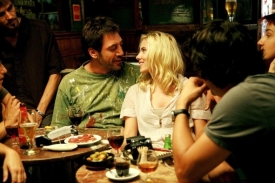 Javier Bardem a Scarlett Johanssonová.