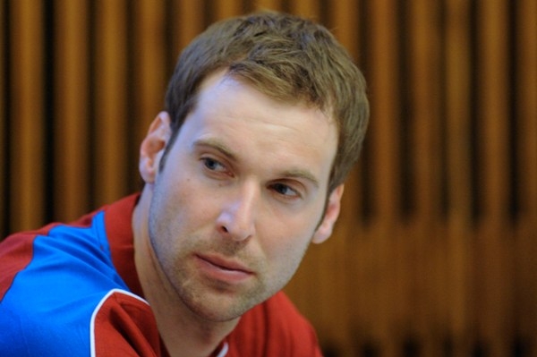 Petr Čech na tiskové konferenci před odletem do USA.