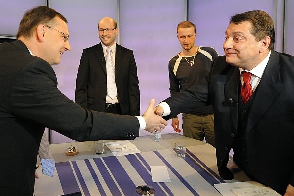 Nečas versus Paroubek. V neděli na Primě, ve středu v Českém rozhlase.
