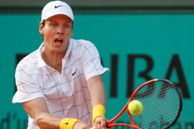 Tomáš Berdych postoupil na French Open do třetího kola. Tomáš Berdych postoupil na French Open do třetího kola.