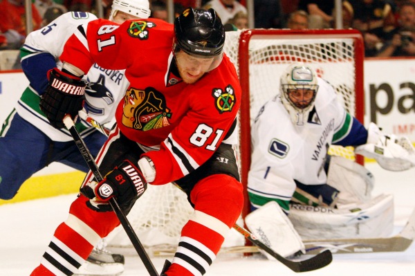 Marián Hossa v červeném dresu Chicaga. Získá konečně Stanley Cup?