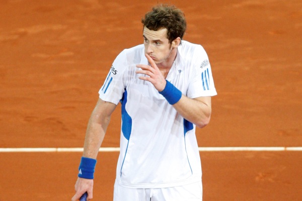 Andy Murray během prvního zápasu French Open proti Gasquetovi.