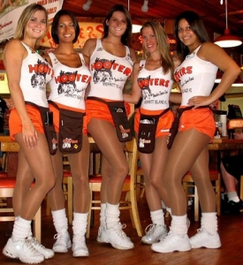 Zaměstnankyně řetězce Hooters (ilustrační foto).
