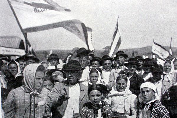 Slováci ze Stupavy v den uherských voleb - 1. června 1910.