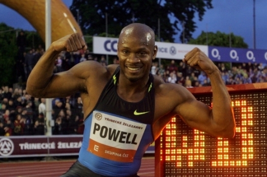 Radující se Asafa Powel.