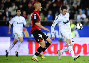 Gonzalo Higuaín (v bílém).