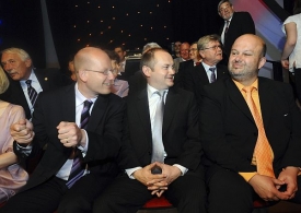 V publiku debat zasedli lídři ČSSD, kteří se bavili i nesouhlasili.
