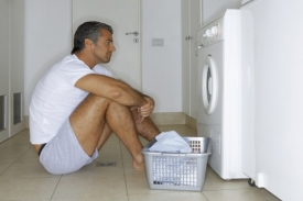 Bakterie zabije voda horká víc než 60 stupňů.