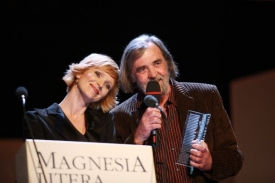 Šrut s cenou Magnesia Litera za literaturu pro děti a mládež 2008.