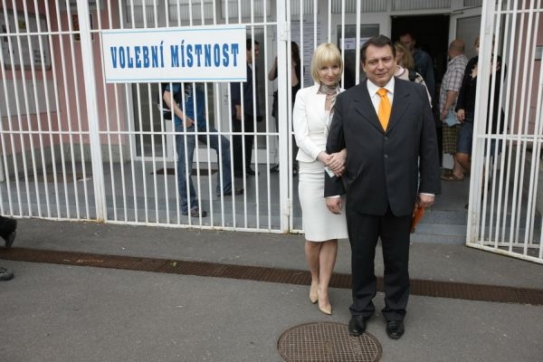 Jiří a Petra Paroubkovi odvolili v Teplicích.