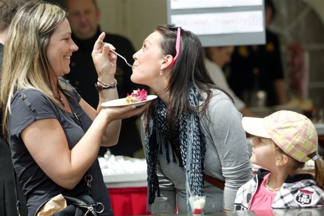 První den Prague Food Festivalu slavil v hradních zahradách úspěch.  